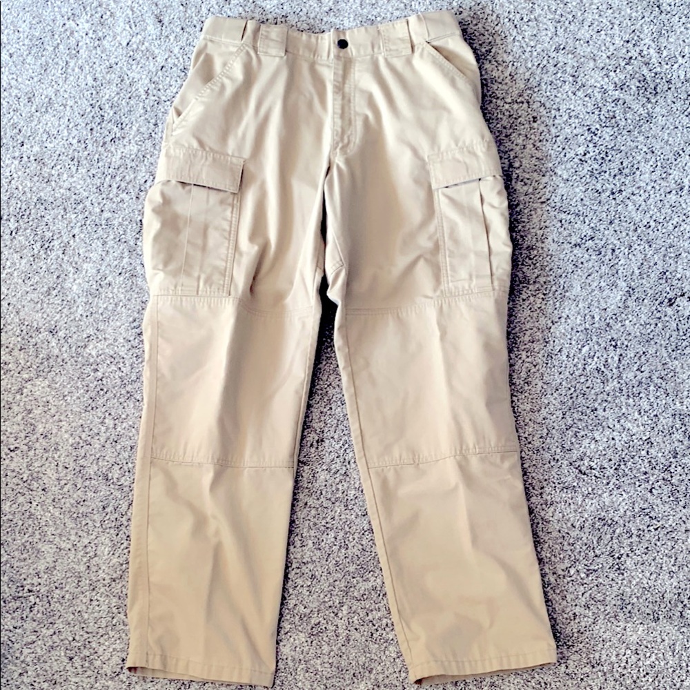 5.11 Tactical Tan Khaki Cargo Pants Relaxed Fit Large 35.5-39” Utility pockets‎